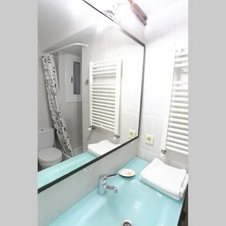 Llavaneras Beach Front * 산 안드레스 데 예바네라스