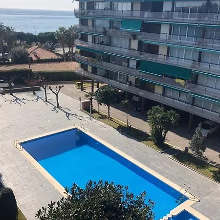 Llavaneras Beach Front 아파트